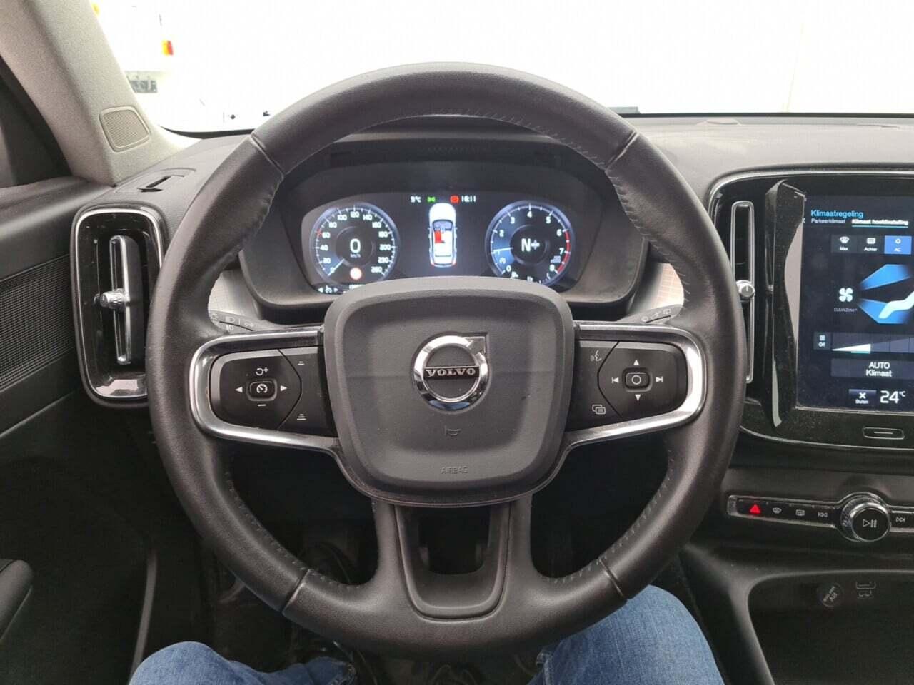 VOLVO XC40 1.5 T3 Momentum Pro photo