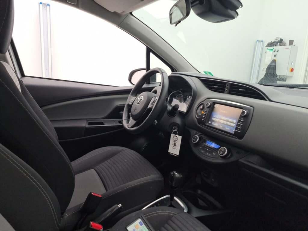 TOYOTA Yaris 1.5 Hybrid Active photo