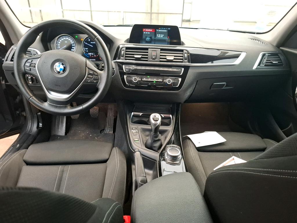 BMW 116d Business Design BMW Série 1 5p Berline 116d Business Design photo