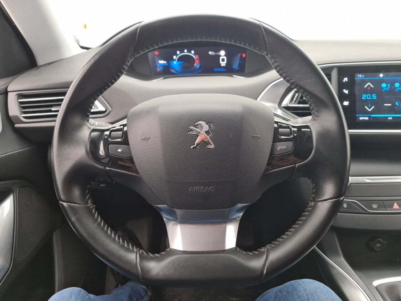 PEUGEOT 308 SW 1.2 PureTech Blue Lease Allure photo