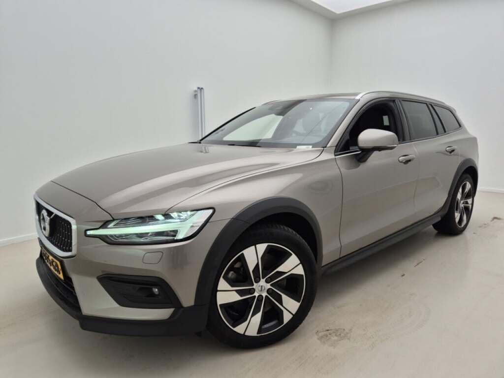 VOLVO V60 CROSS COUNTRY 2.0 B5 AWD Pro Geartronic