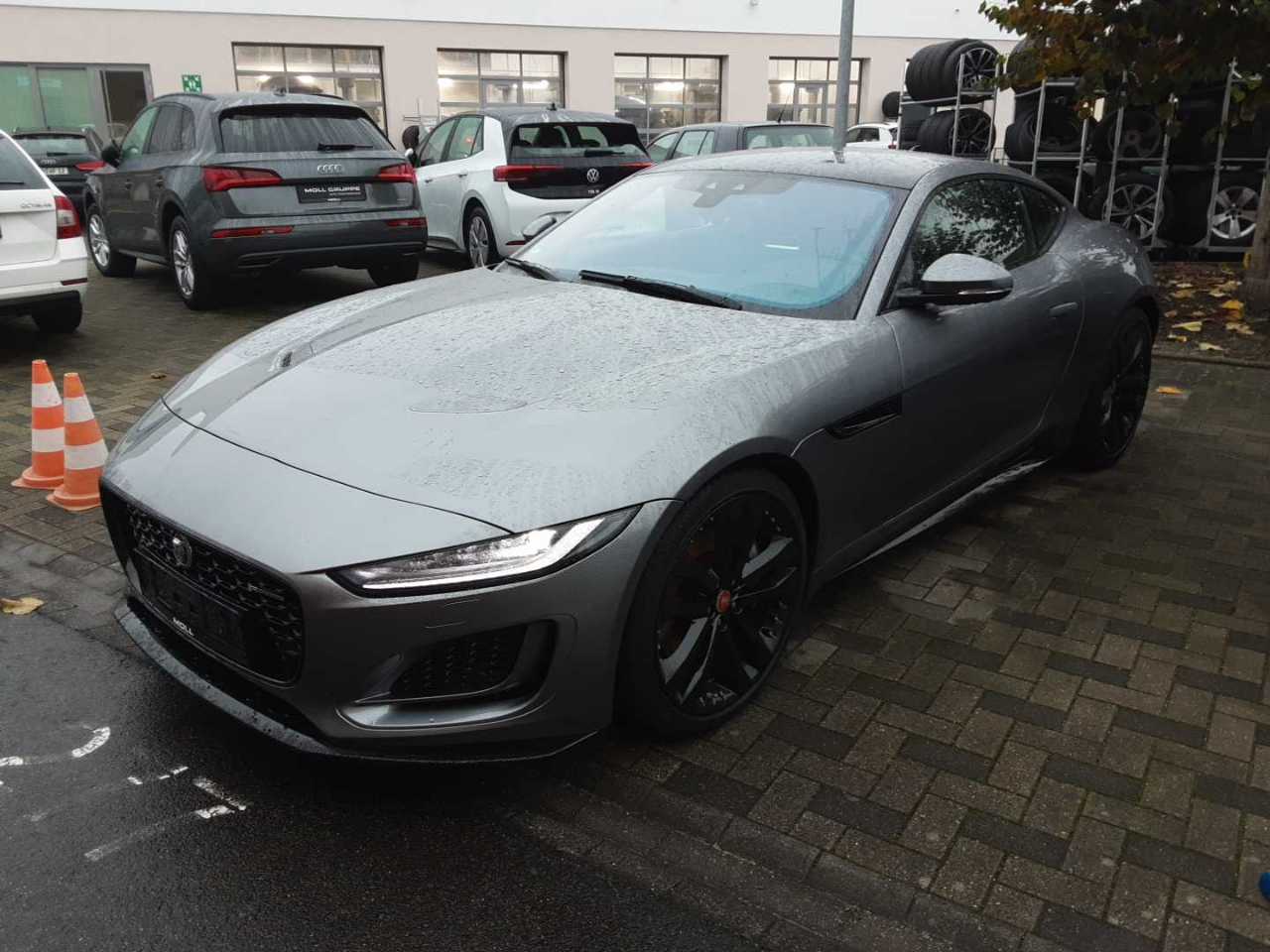 Jaguar R-Dynamic Black F-TYPE Coupe