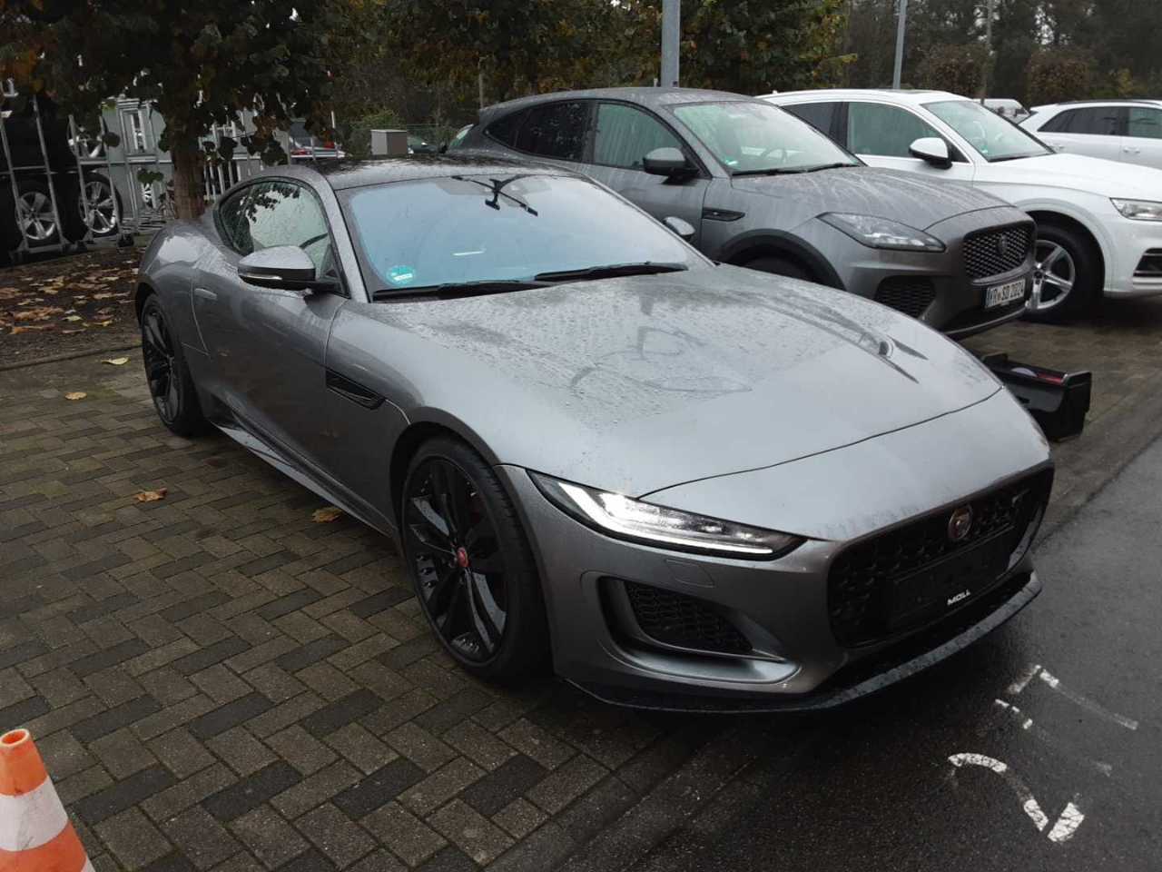 Jaguar R-Dynamic Black F-TYPE Coupe photo