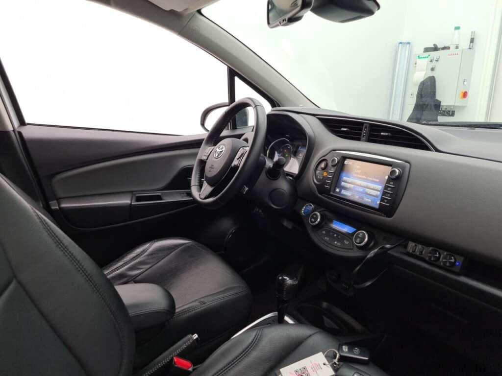 TOYOTA Yaris 1.5 Hybrid Dynamic photo