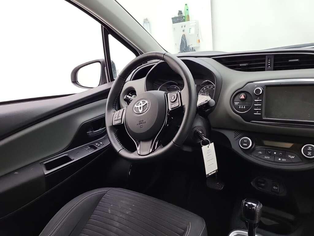 TOYOTA Yaris 1.5 Hybrid Active photo