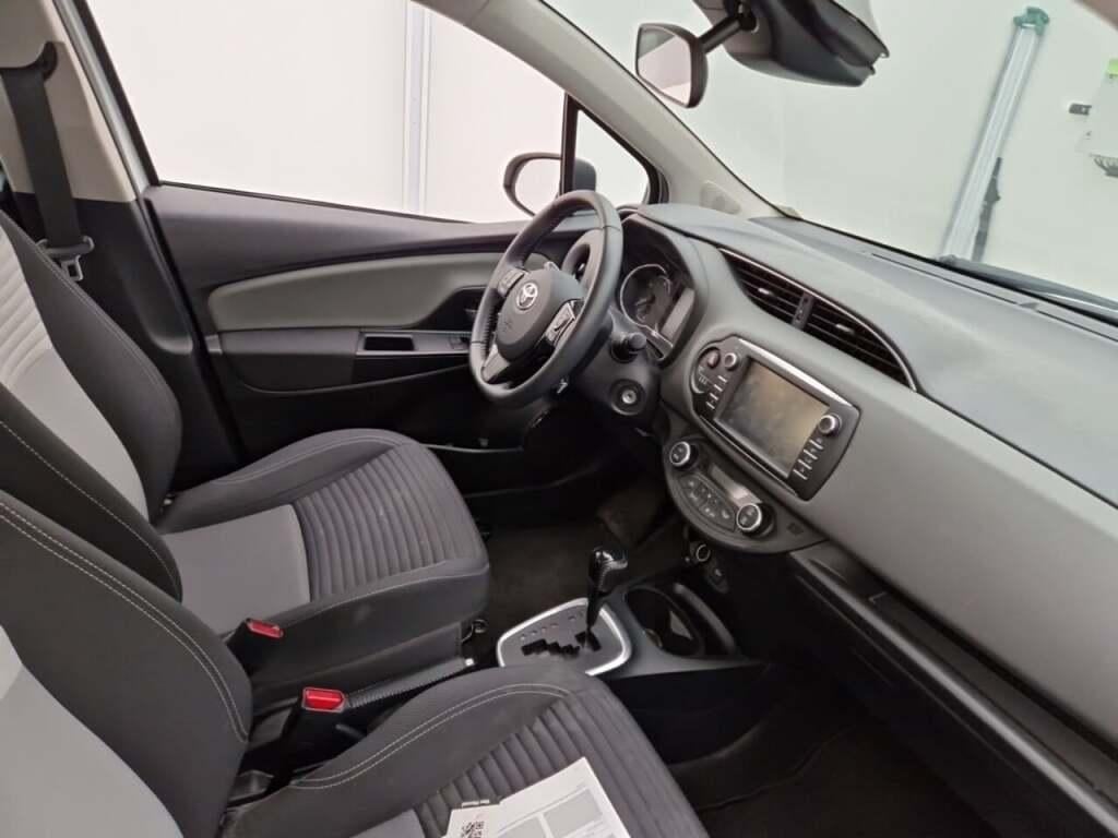 TOYOTA Yaris 1.5 Hybrid Active photo