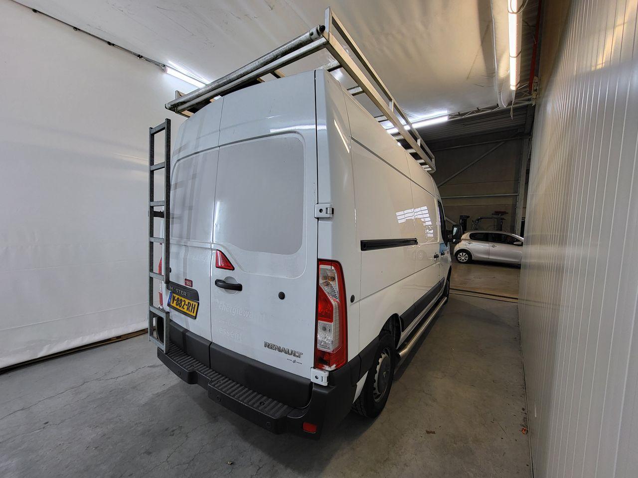 RENAULT Master T35 2.3 dCi L2H2 photo