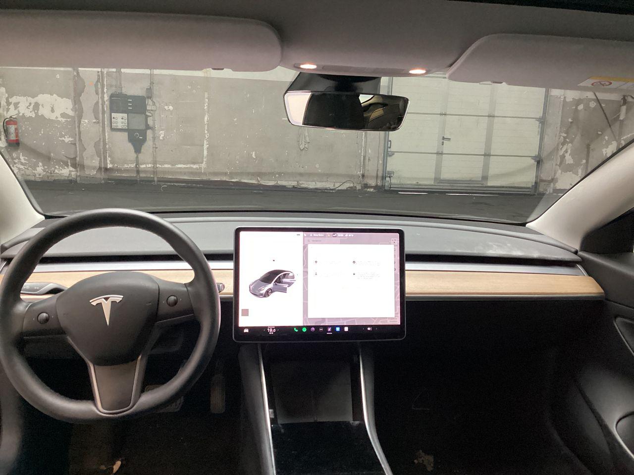 Tesla Model 3 Standard RWD Plus 60 kWh photo