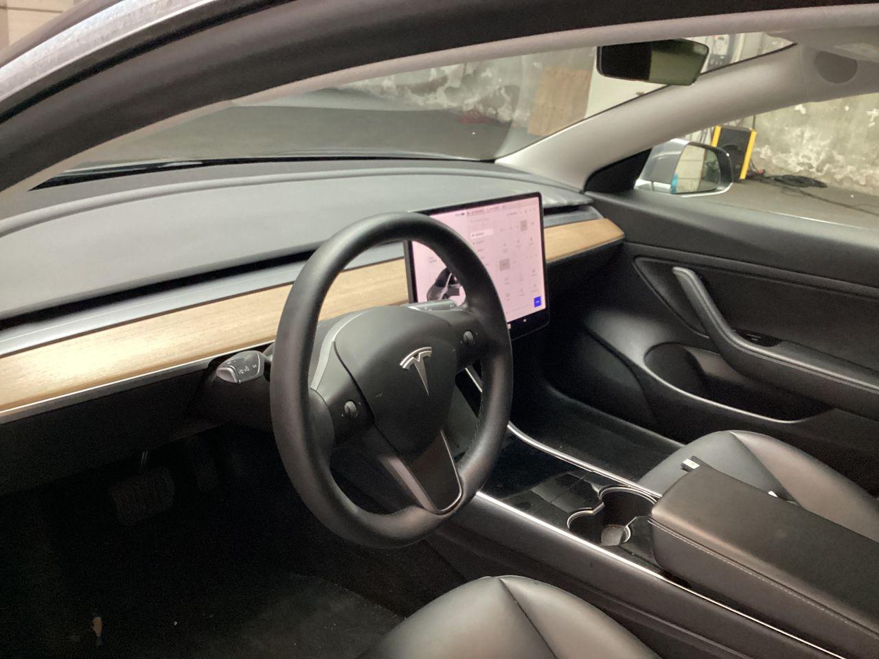 Tesla Model 3 Standard RWD Plus 60 kWh photo