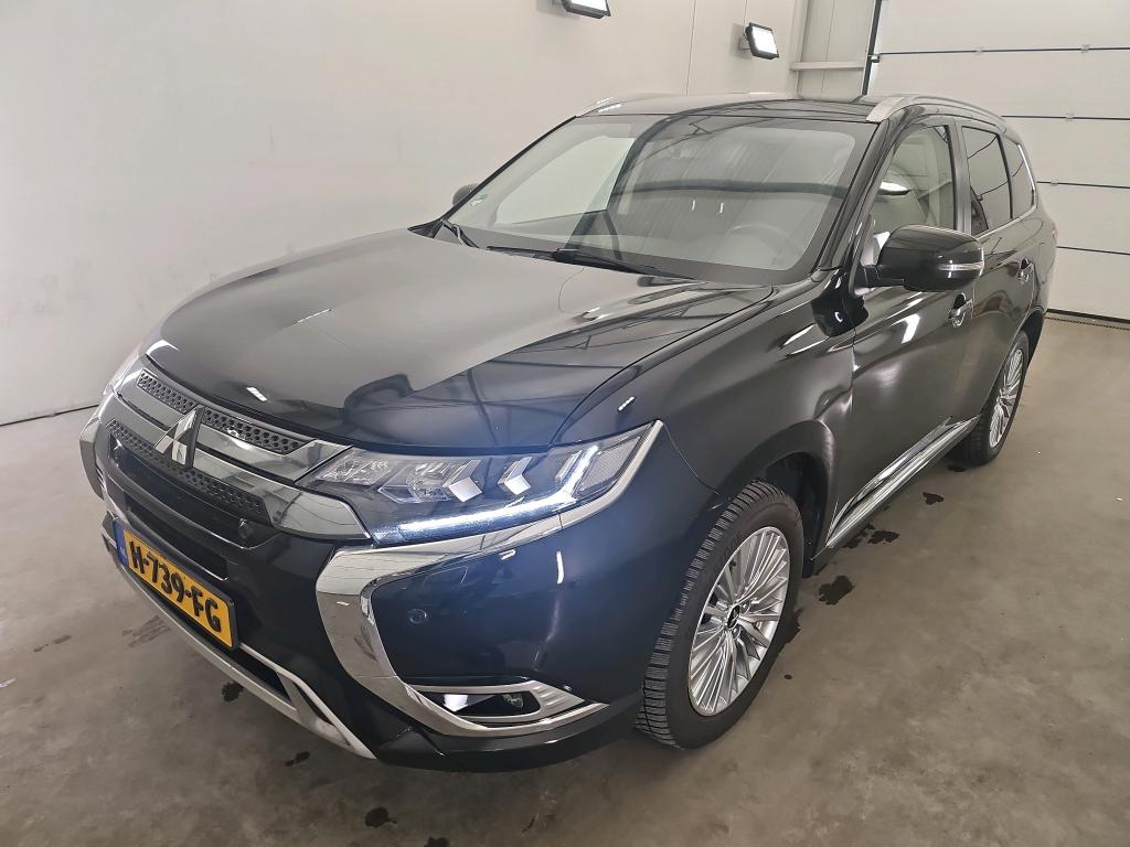 MITSUBISHI Outlander '15 Mitsubishi Outlander PHEV Intense 5d