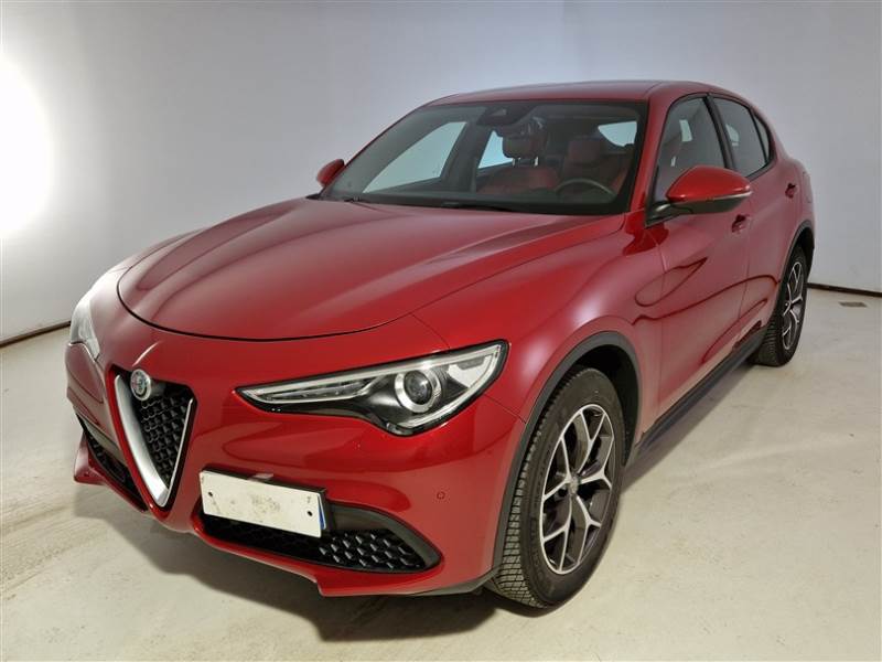 AlfaRomeo 8 ALFA ROMEO STELVIO / 2017 / 5P / SUV 2.2 TURBO DIESEL 210CV AT8 Q4 EXECUTIVE