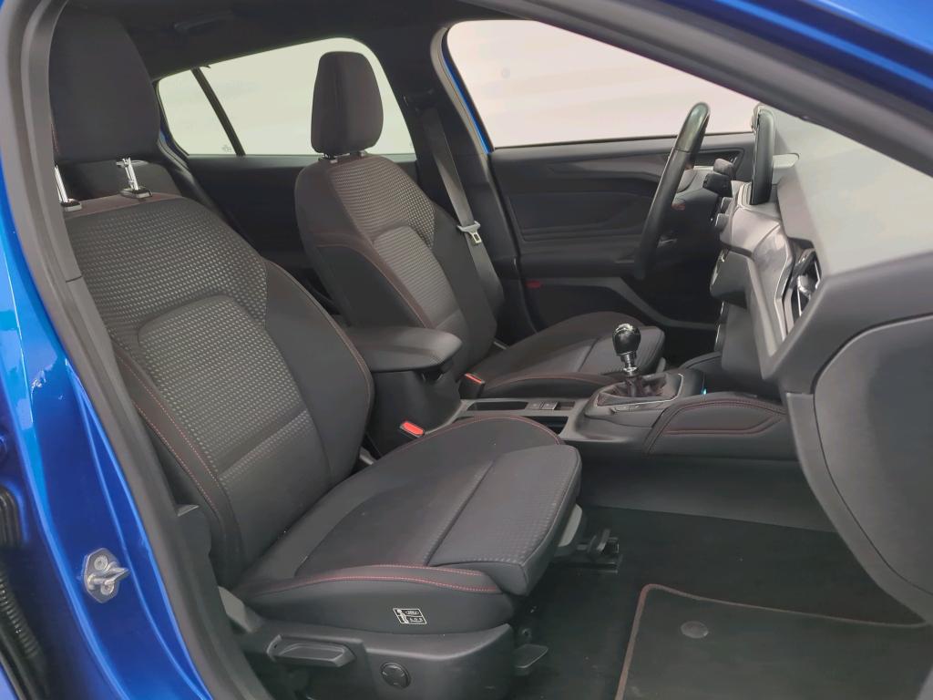 FORD Focus SW '18 Ford Focus 1.5 EcoBlue 120pk ST-Line Business Wagon 5d photo