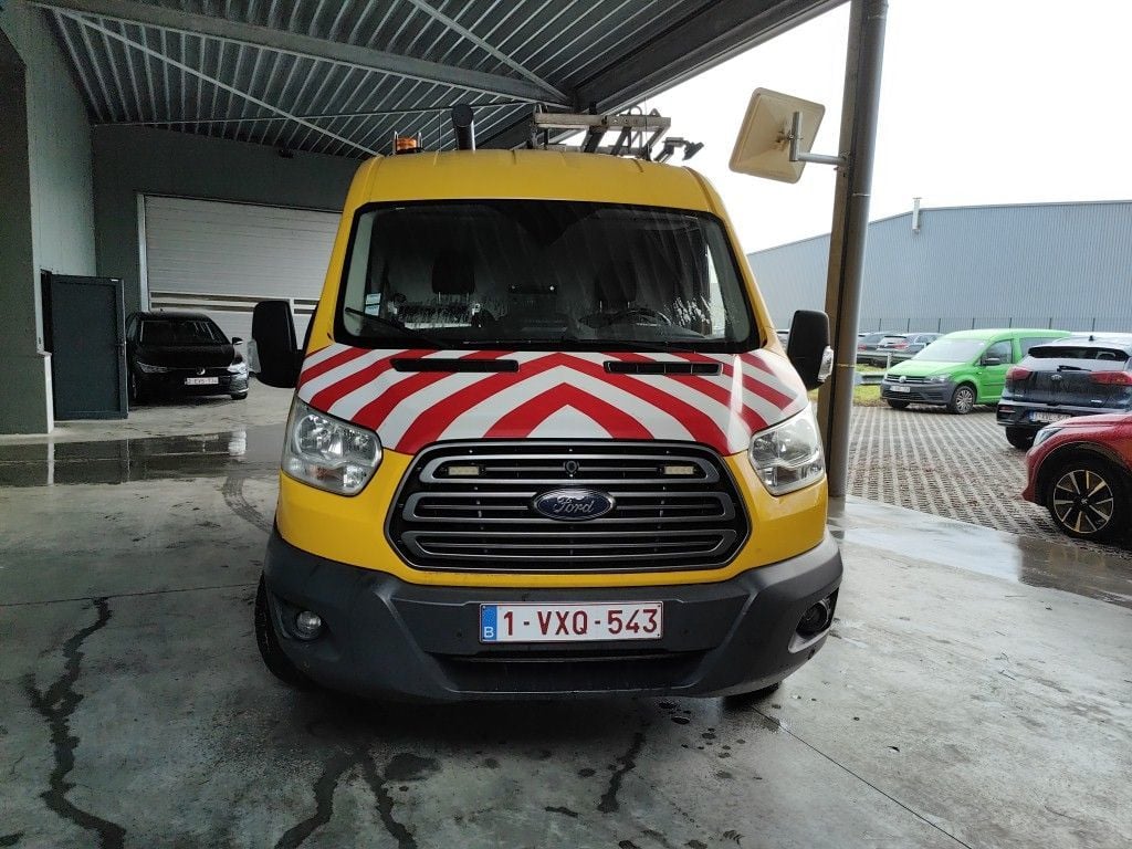 Ford Transit 350M 2.0TD 130pk 96kW M6 Trend 4d