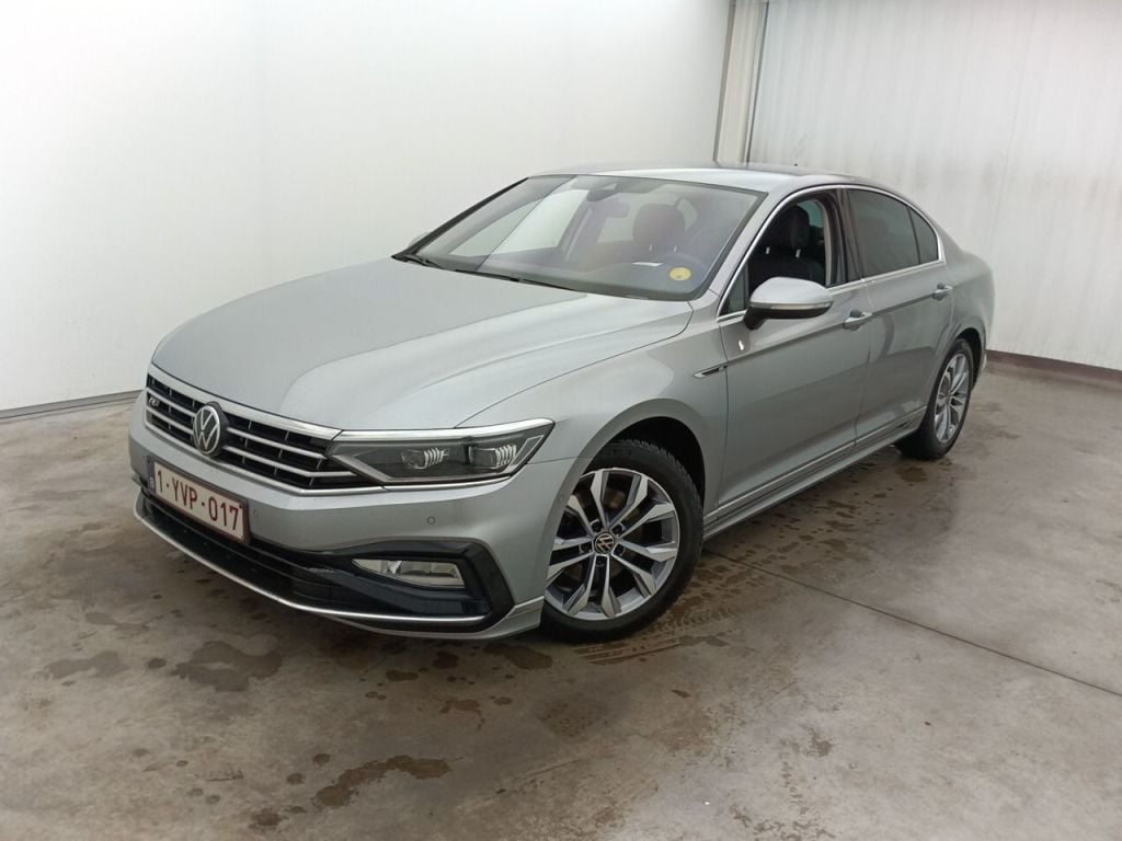 Volkswagen Passat 2.0 TDI 110kW Elegance Business 4d photo