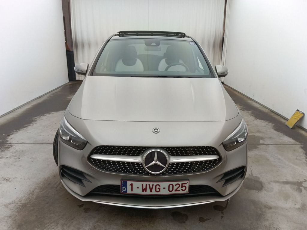 Mercedes-Benz B-Klasse B 180 Launch Edition 5d excluweb end 30.01 photo