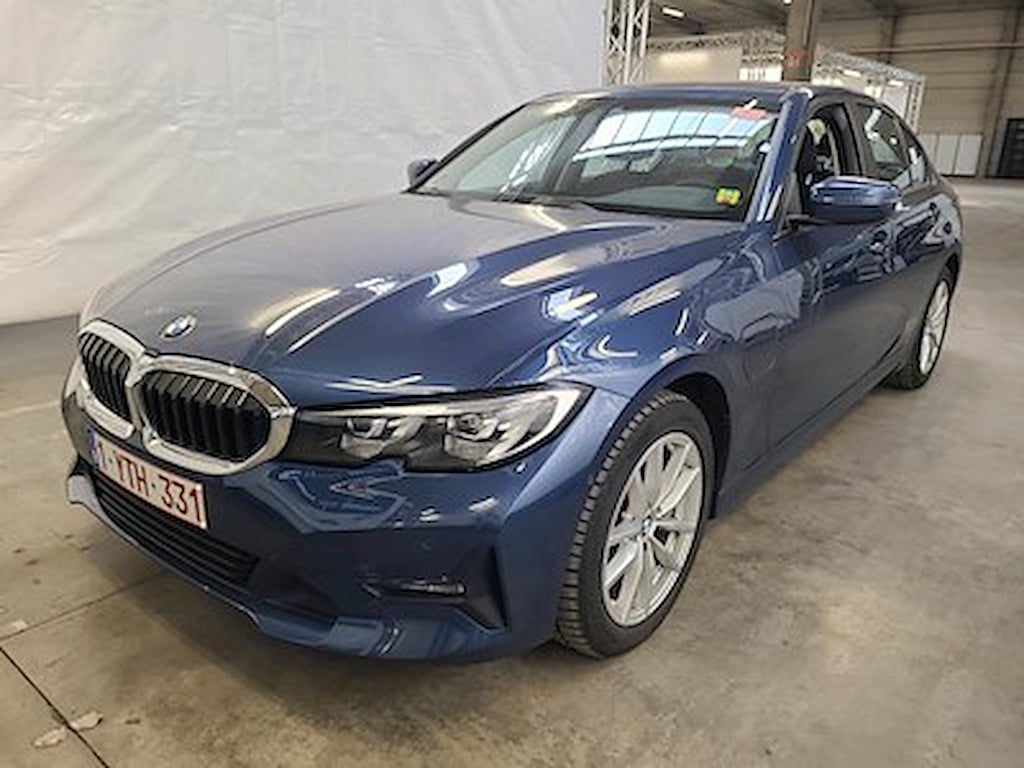 BMW 3 SERIES BERLINE 2.0 330E (135KW) BERLINE Business Plus Comfort telephony Wireless Charging