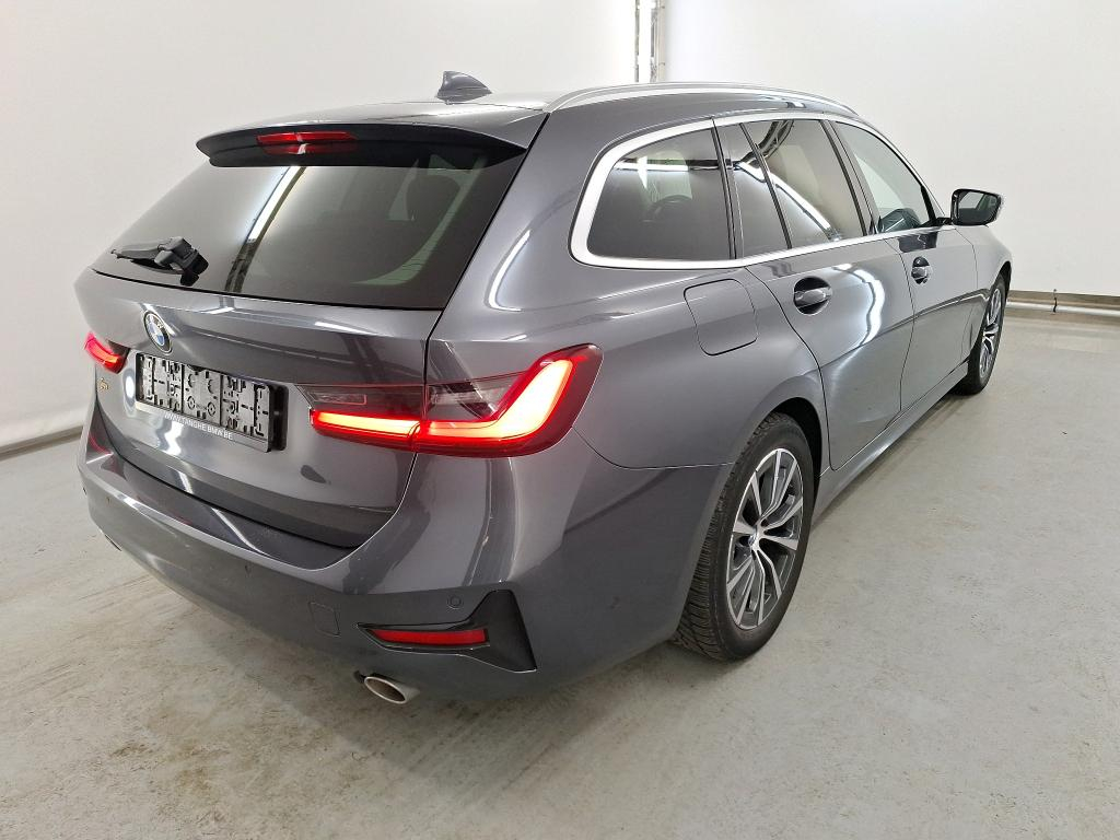 BMW 3 SERIES TOURING 2.0 318DA (110KW) TOURING Model Advantage Storage  Mirror  Business photo