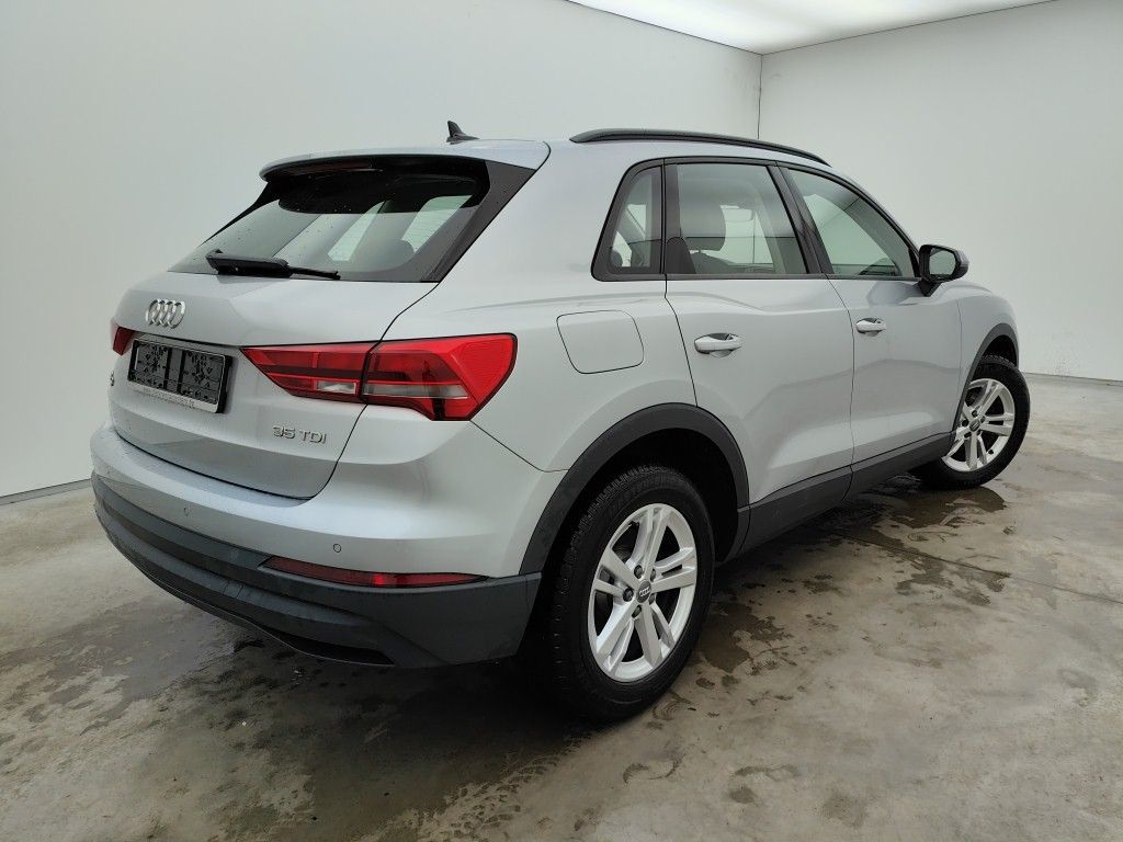 Audi Q3 35 TDI S Tronic Business Edition 5d photo