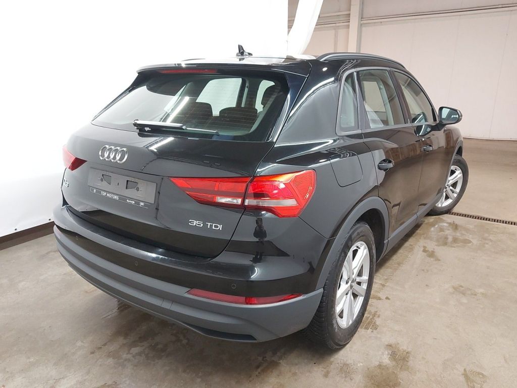 Audi Q3 35 TDI S Tronic Business Edition 5d photo