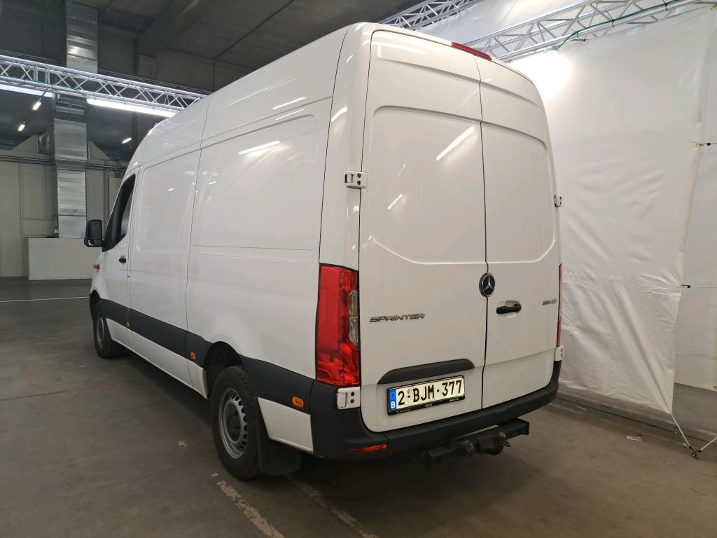 MERCEDES-BENZ SPRINTER 3.0CDI 140KW AUTO 319 L2 RWD 3.5T photo