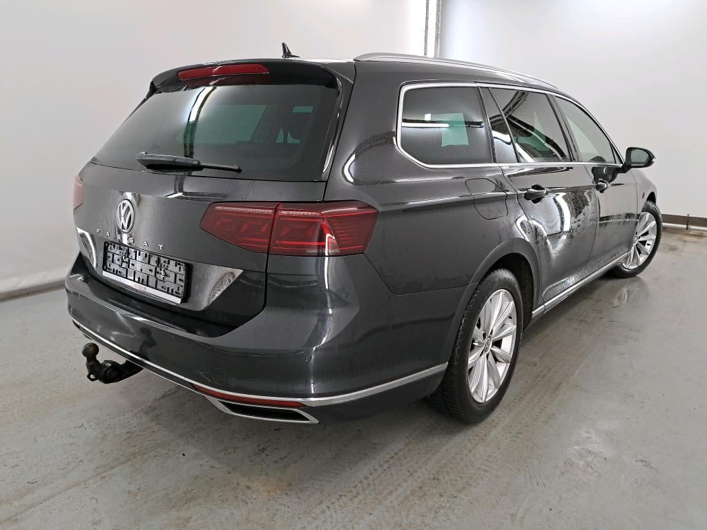 VOLKSWAGEN Passat 1.6 TDI SCR MSQ VARIANT ELEGANCE BUSINESS Adventure photo