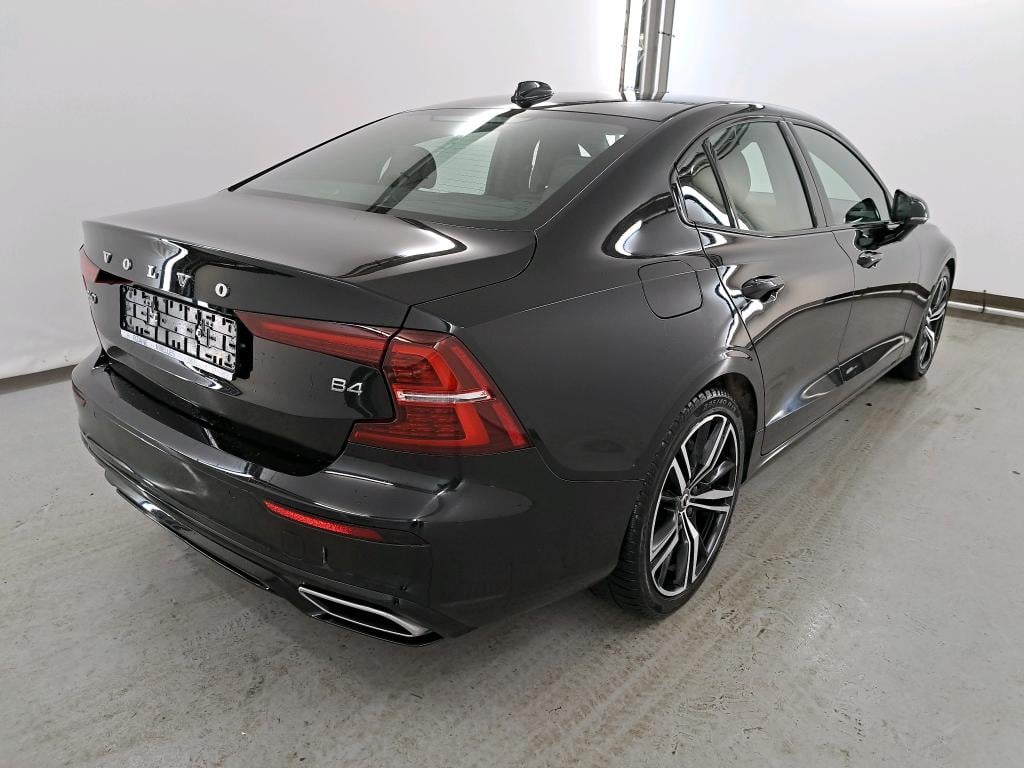 VOLVO S60 2.0 B4 R-DESIGN AUTO photo