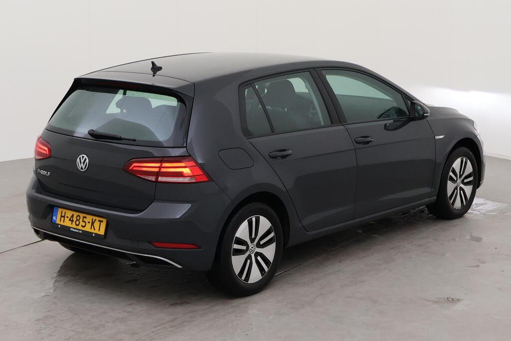 VOLKSWAGEN e-Golf photo