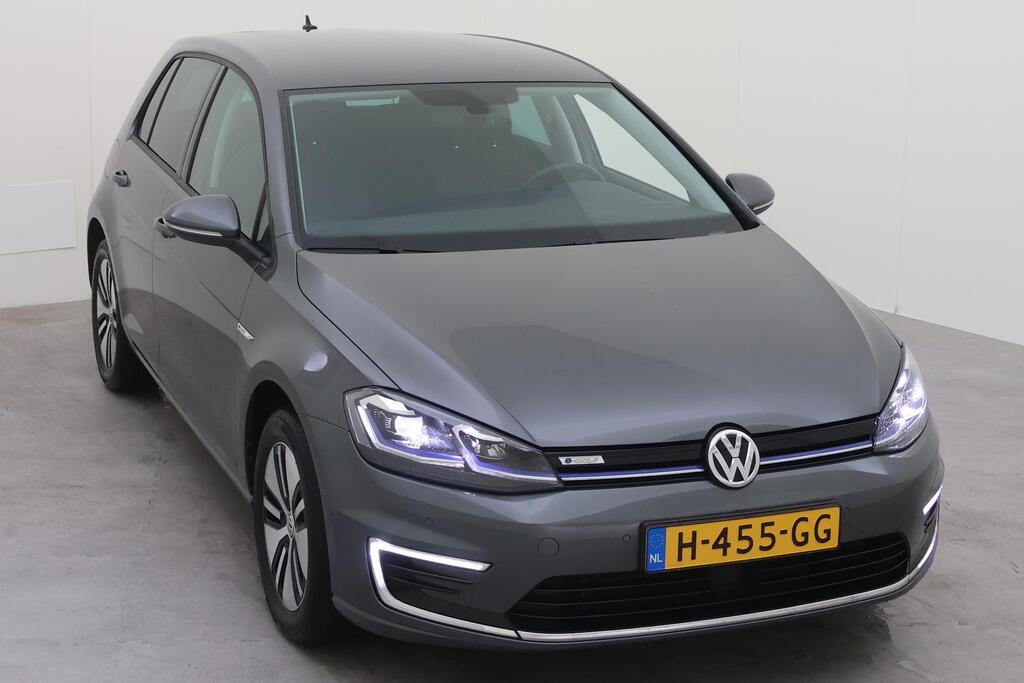 VOLKSWAGEN e-Golf photo