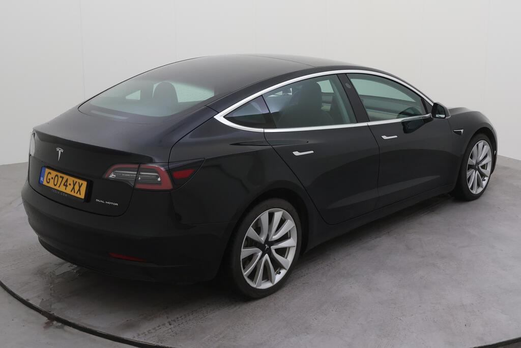 Tesla Model 3 photo