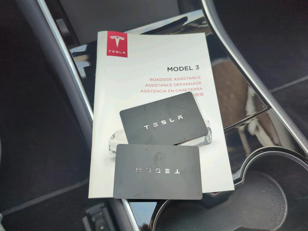 Tesla Model 3 photo