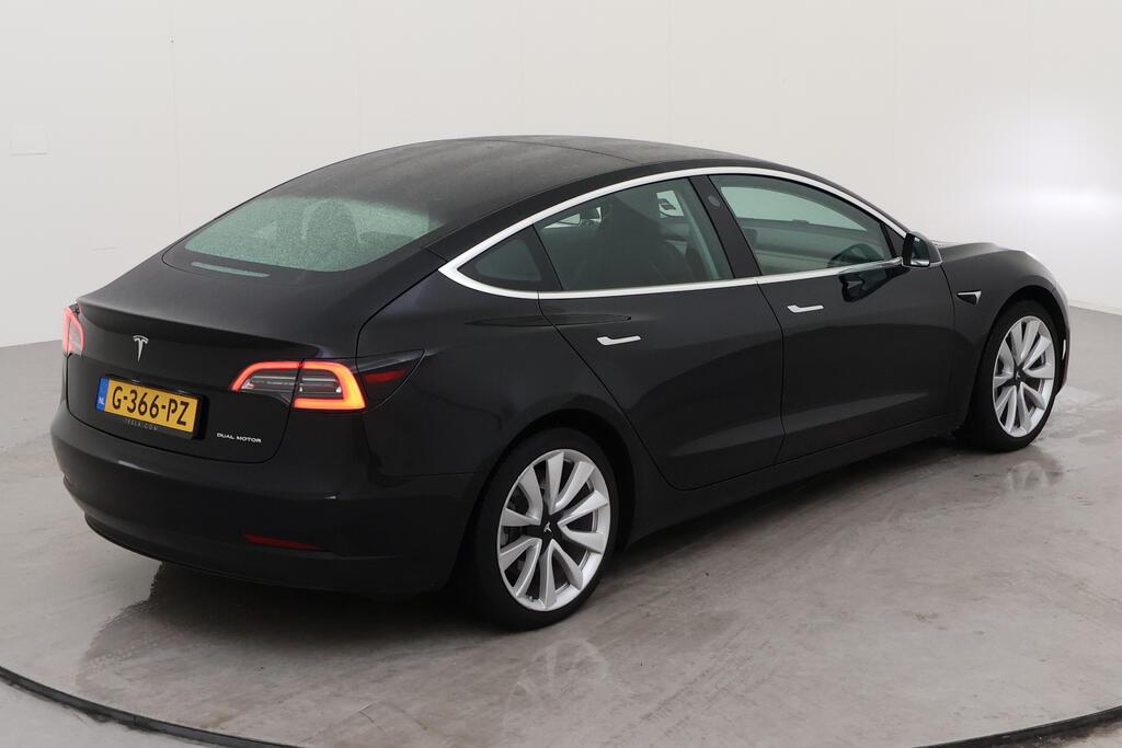 Tesla Model 3 photo