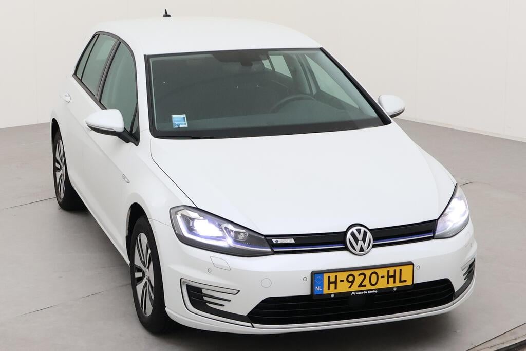 VOLKSWAGEN e-Golf photo