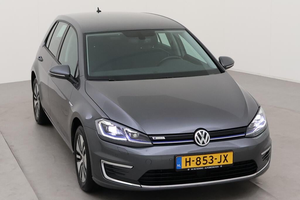 VOLKSWAGEN e-Golf photo