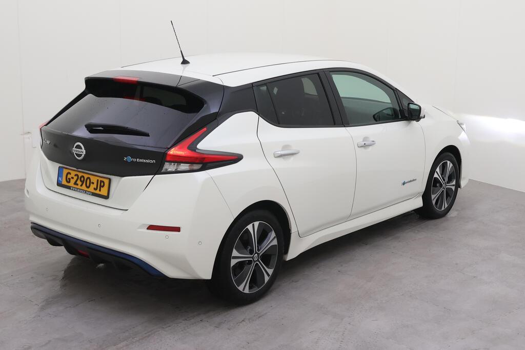 NISSAN LEAF photo