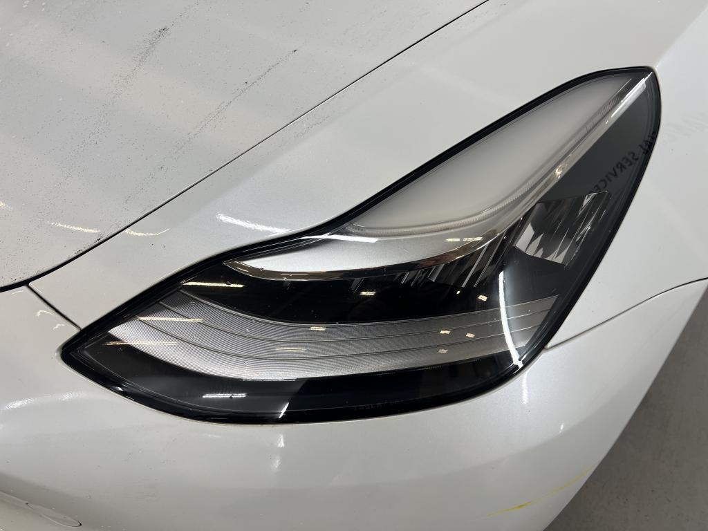 Tesla Model 3 photo