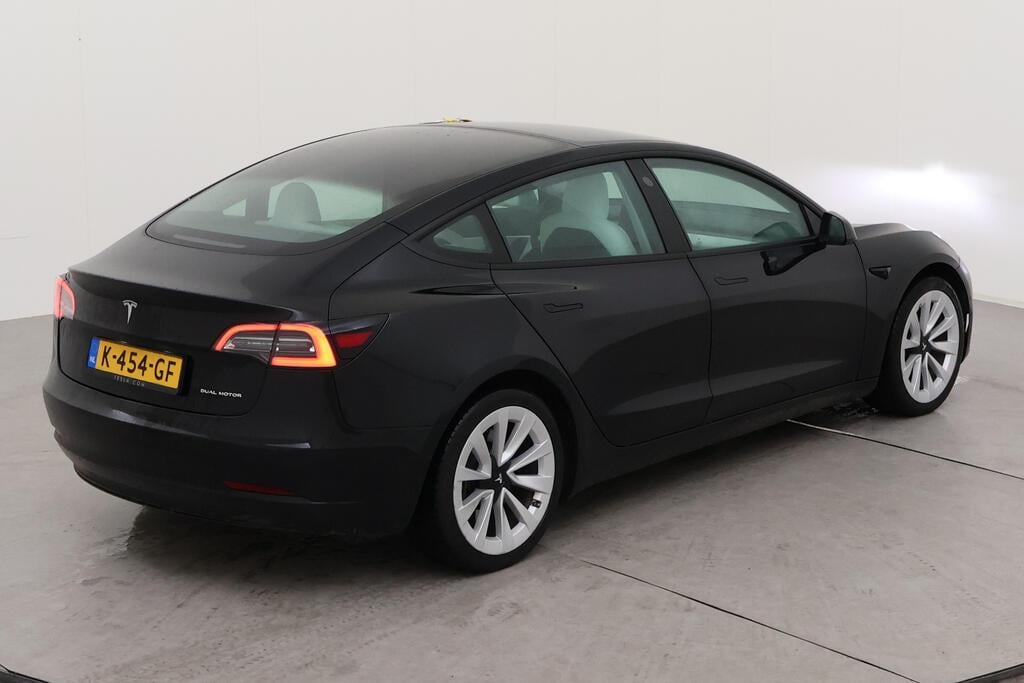 Tesla Model 3 photo