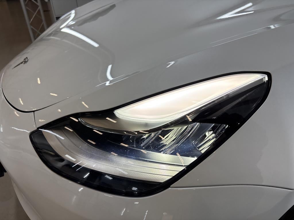 Tesla Model 3 photo