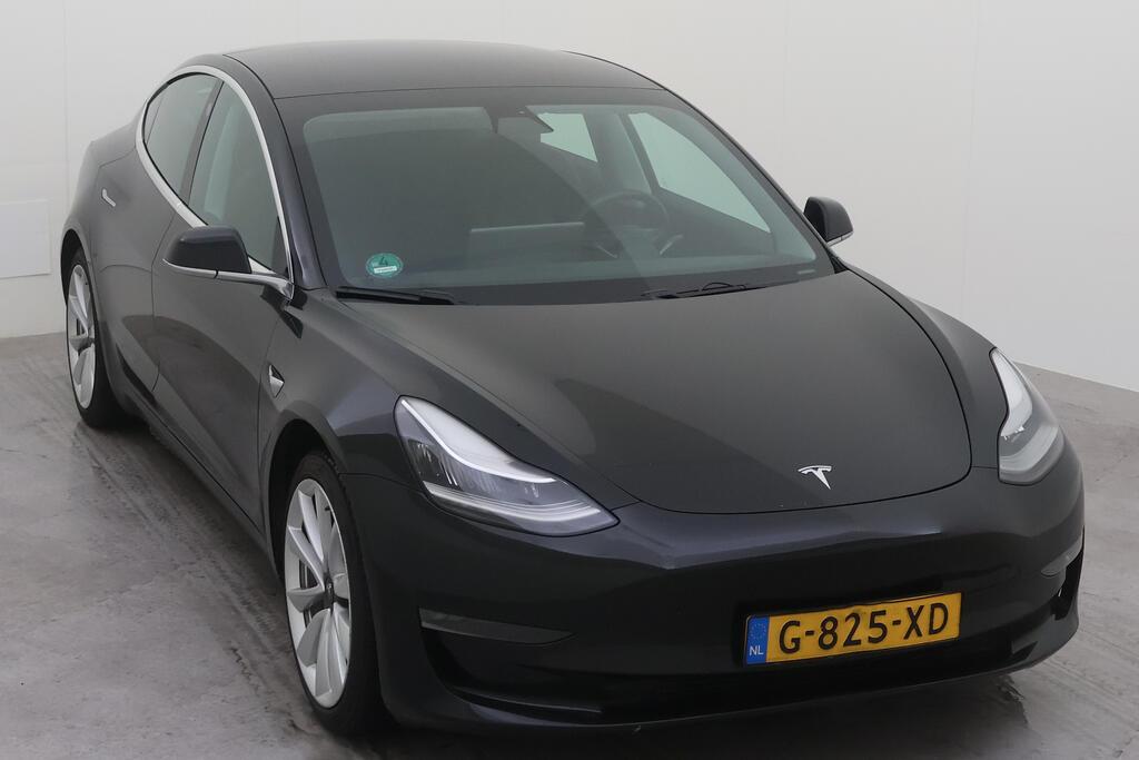 Tesla Model 3 photo