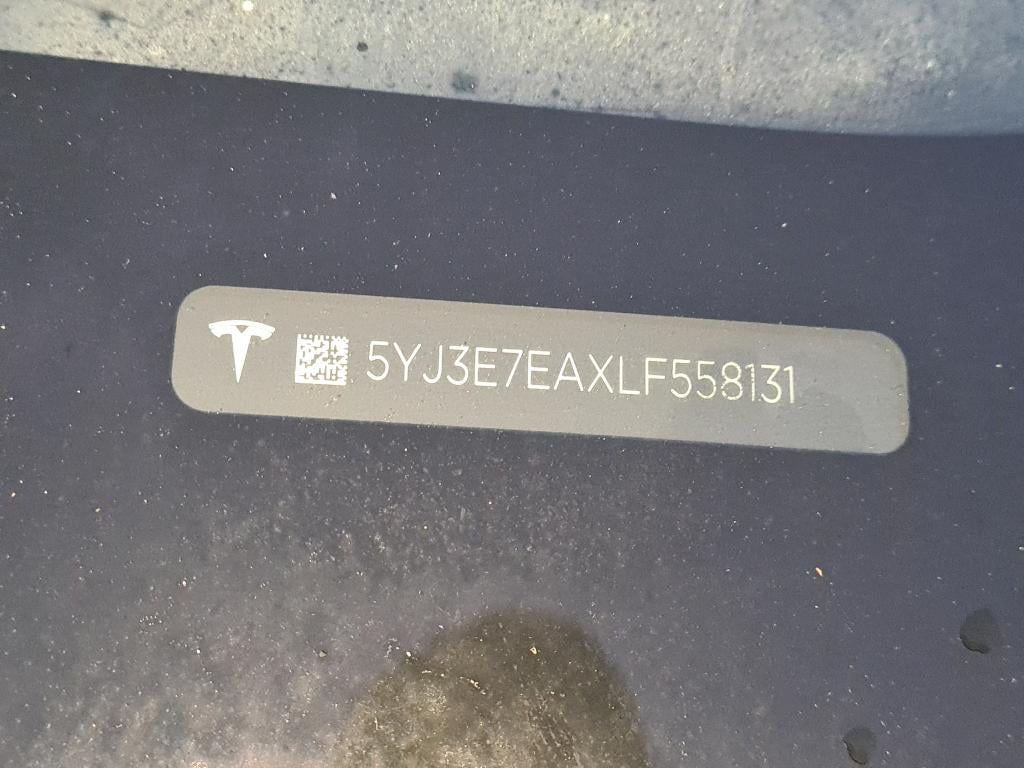 Tesla Model 3 photo