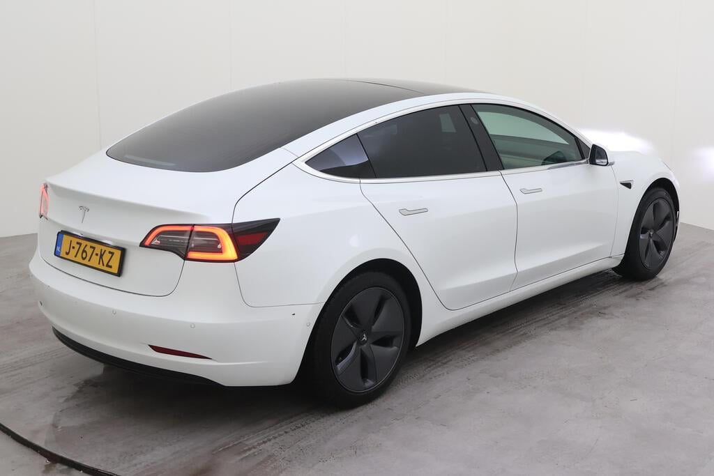 Tesla Model 3 photo