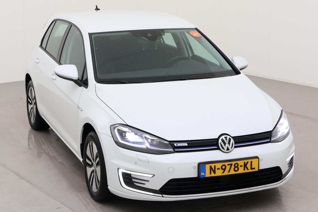 VOLKSWAGEN e-Golf photo