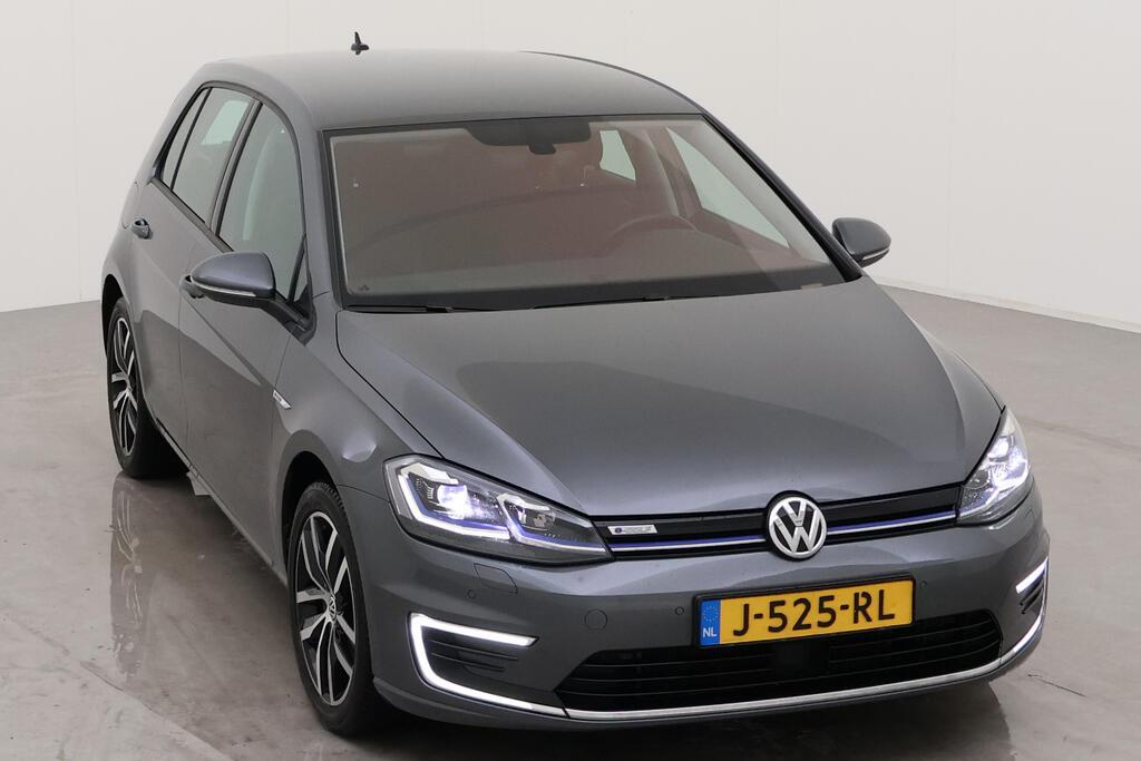 VOLKSWAGEN e-Golf photo