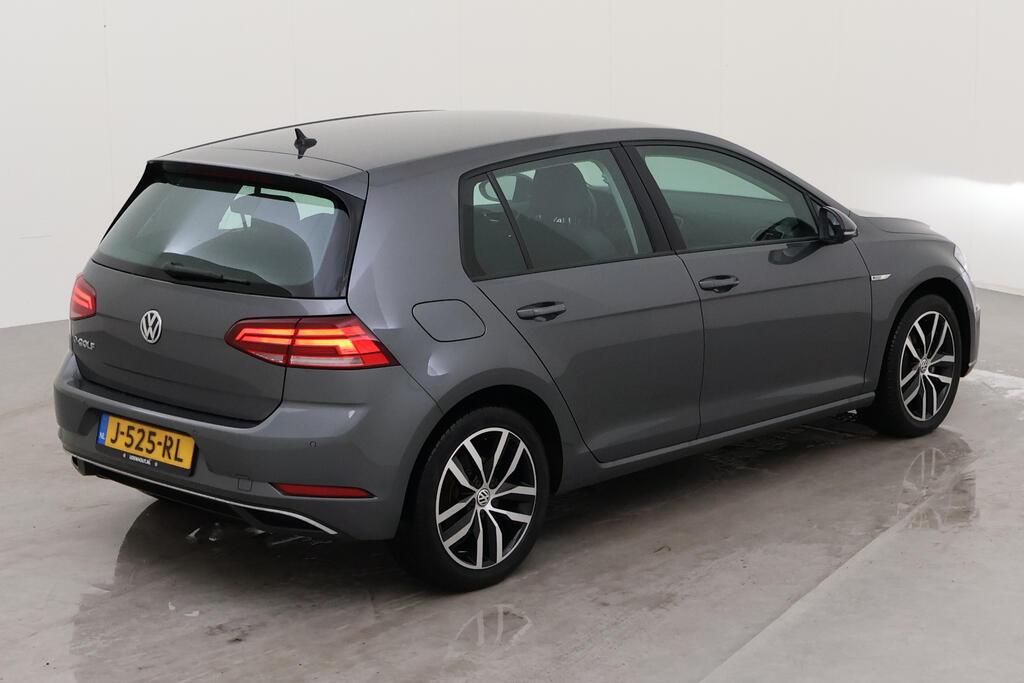 VOLKSWAGEN e-Golf photo