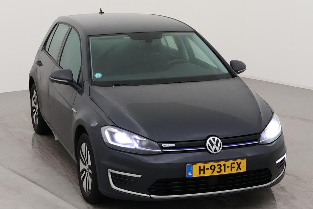 VOLKSWAGEN e-Golf photo