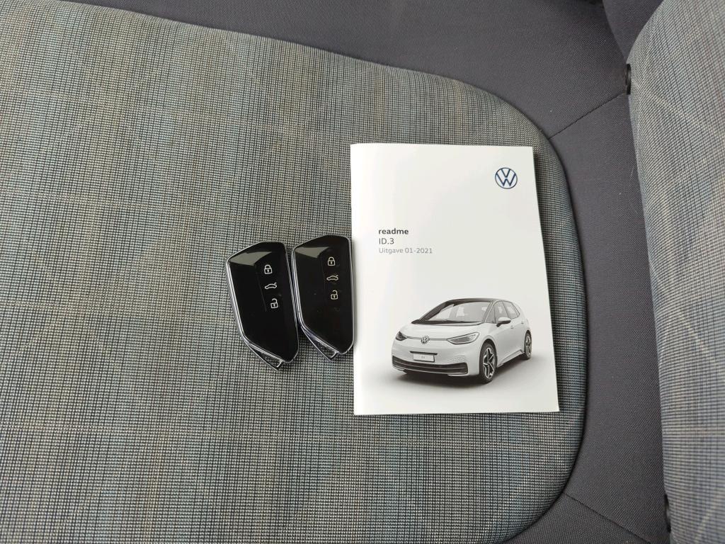 VOLKSWAGEN ID.3 photo