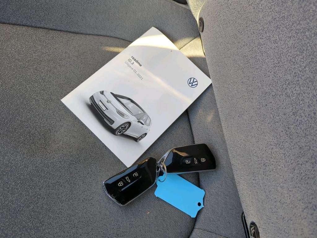 VOLKSWAGEN ID.3 photo