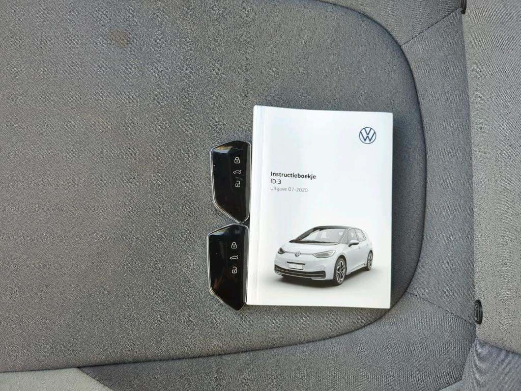 VOLKSWAGEN ID.3 photo