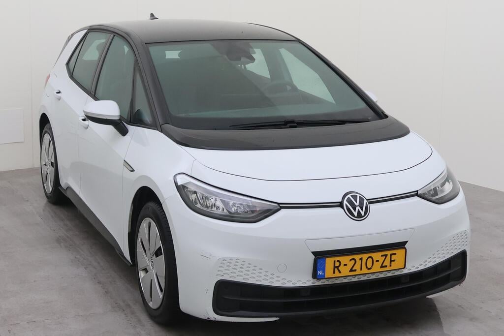 VOLKSWAGEN ID.3 photo