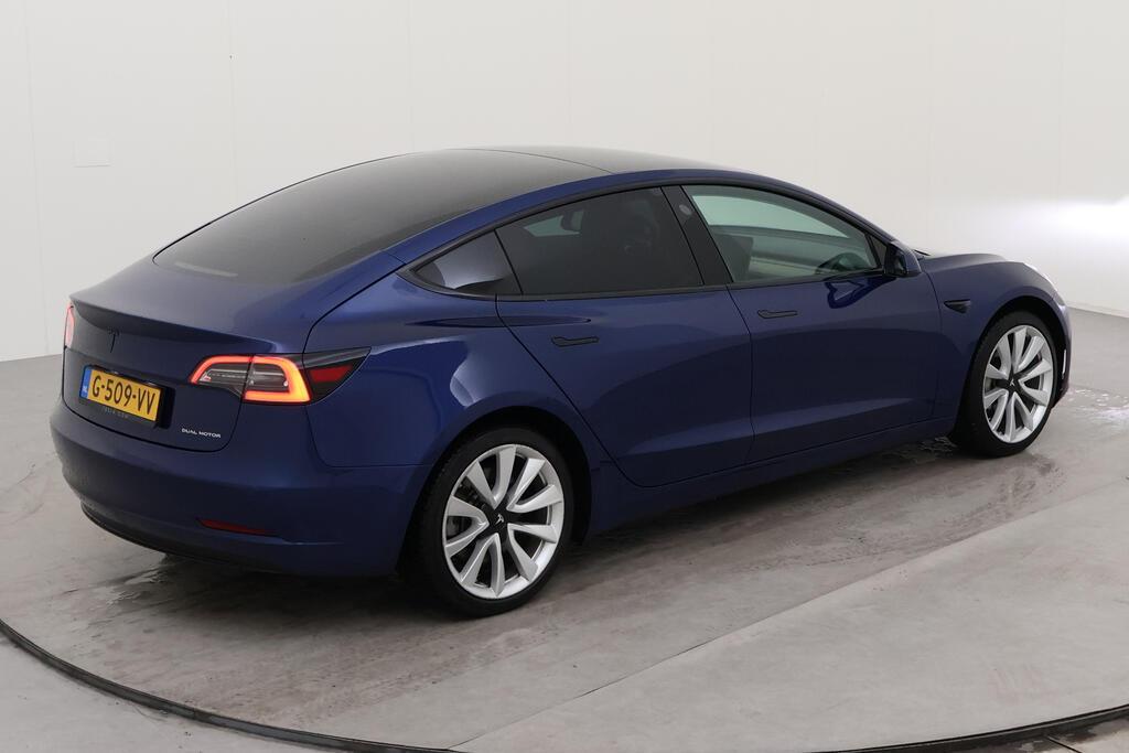 Tesla Model 3 photo