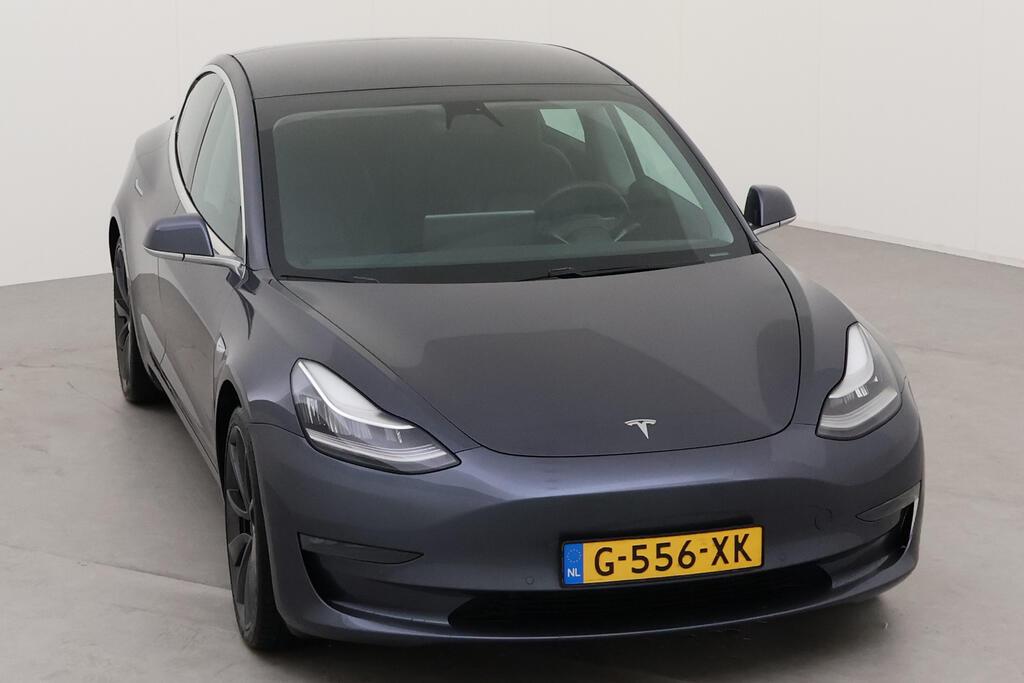 Tesla Model 3 photo